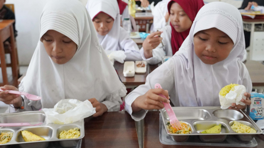 Klarifikasi BGN Kaur Terkait Viral Menu MBG Berupa Bahan Mentah di Tangerang Selatan