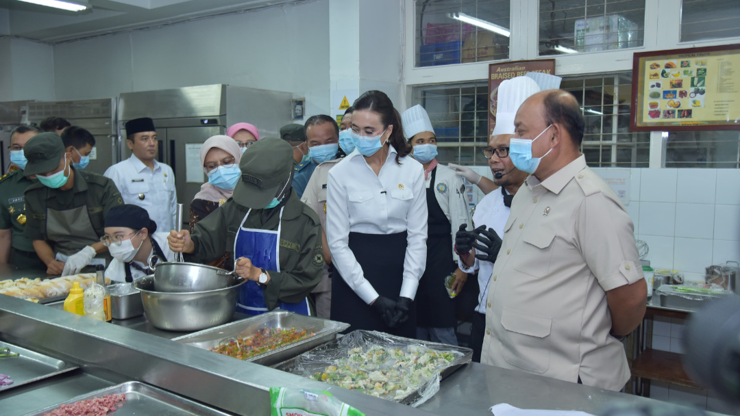 BGN Kaur dan Menpar Tinjau Praktik Siswa SPPI Batch-3 di Dapur NHI