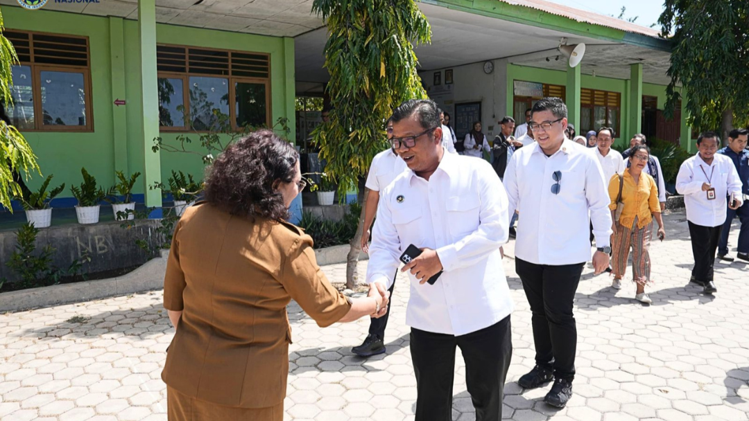 BGN Kaur Bersama BPOM dan PCO RI Tinjau Pelaksanaan MBG di Kupang